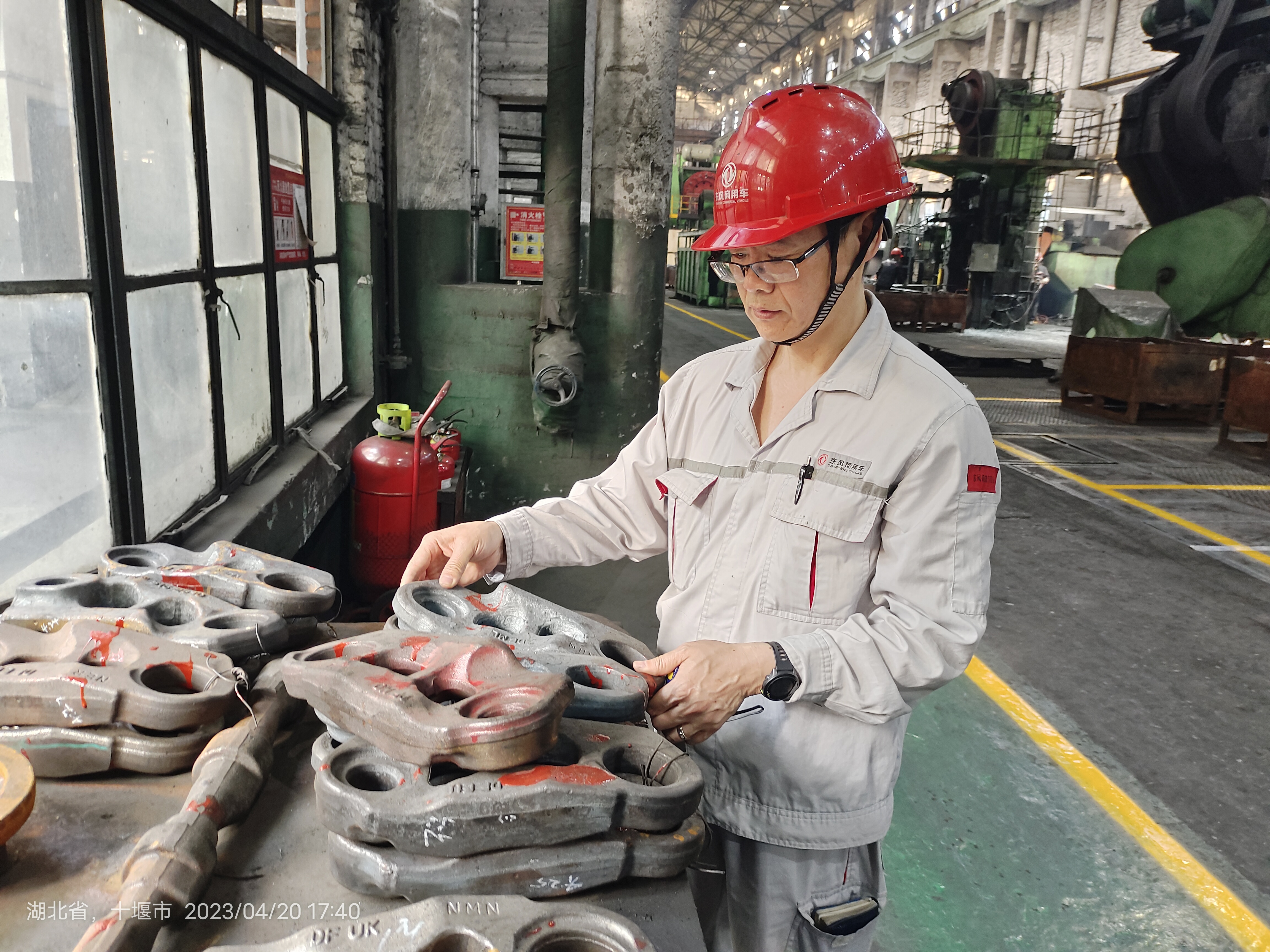 黨員立足本崗.jpg 黨員立足本崗.jpg