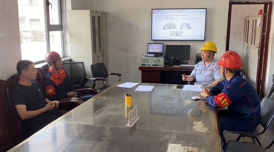 曾書記和新員工溝通交流、宣揚企業文化-001.jpg 曾書記和新員工溝通交流、宣揚企業文化-001.jpg